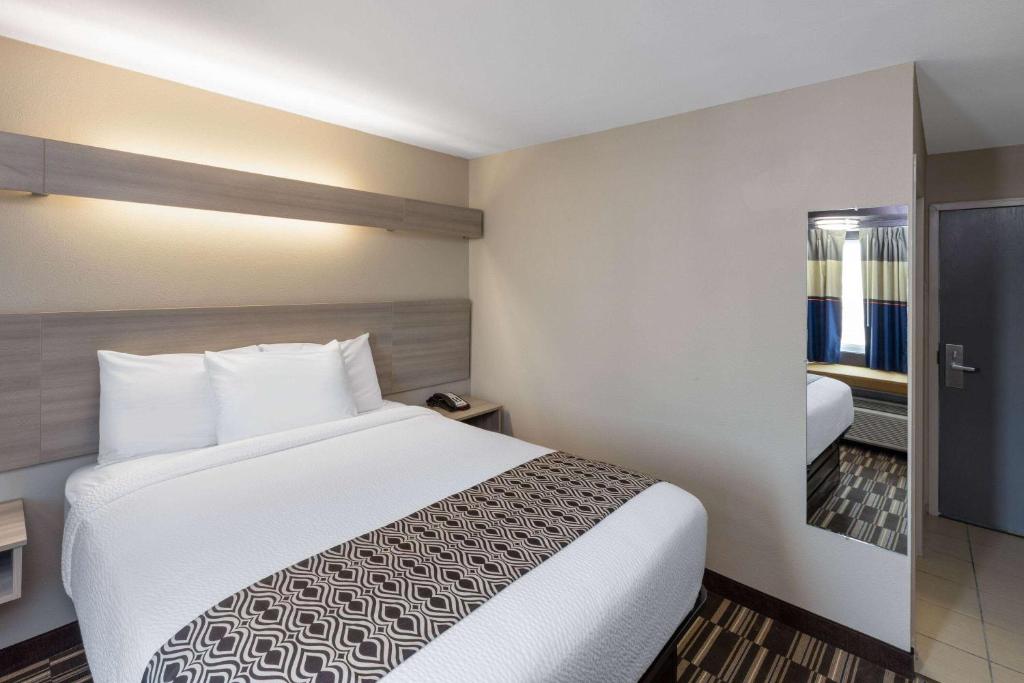 Microtel Inn & Suites by Wyndham Bossier City - Habitación Con Cama Grande - No Fumadores
