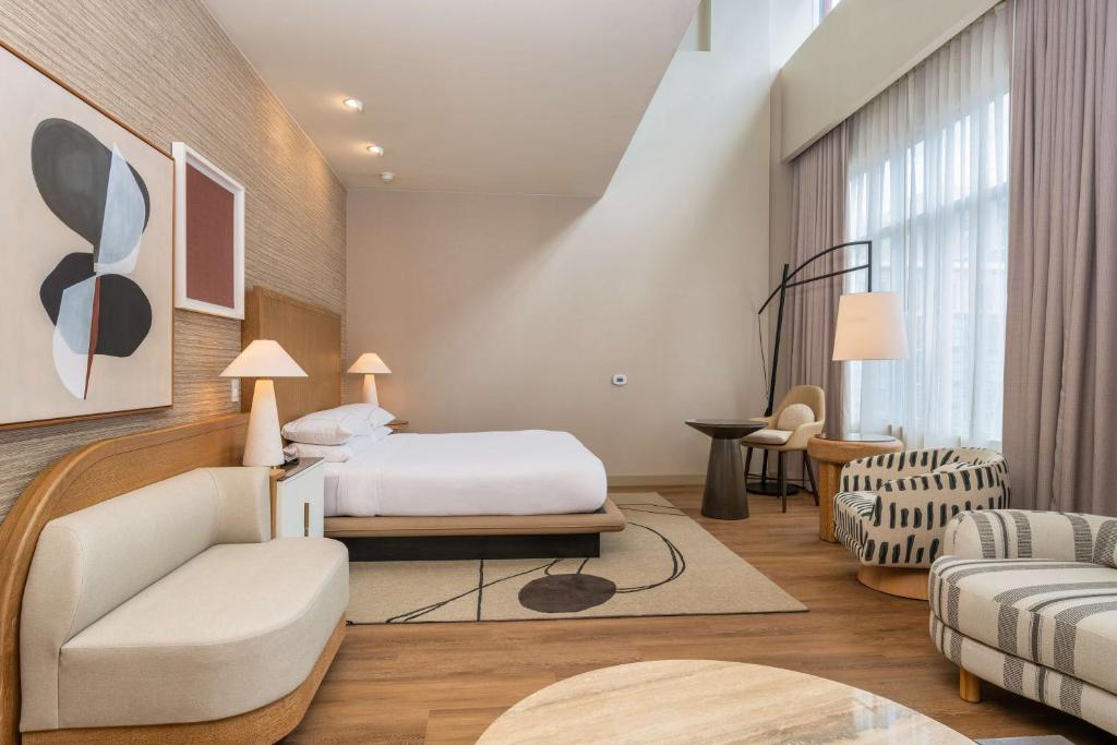 Hilton San Diego Gaslamp Quarter - Gaslamp Quarter Loft Suite - 1 King