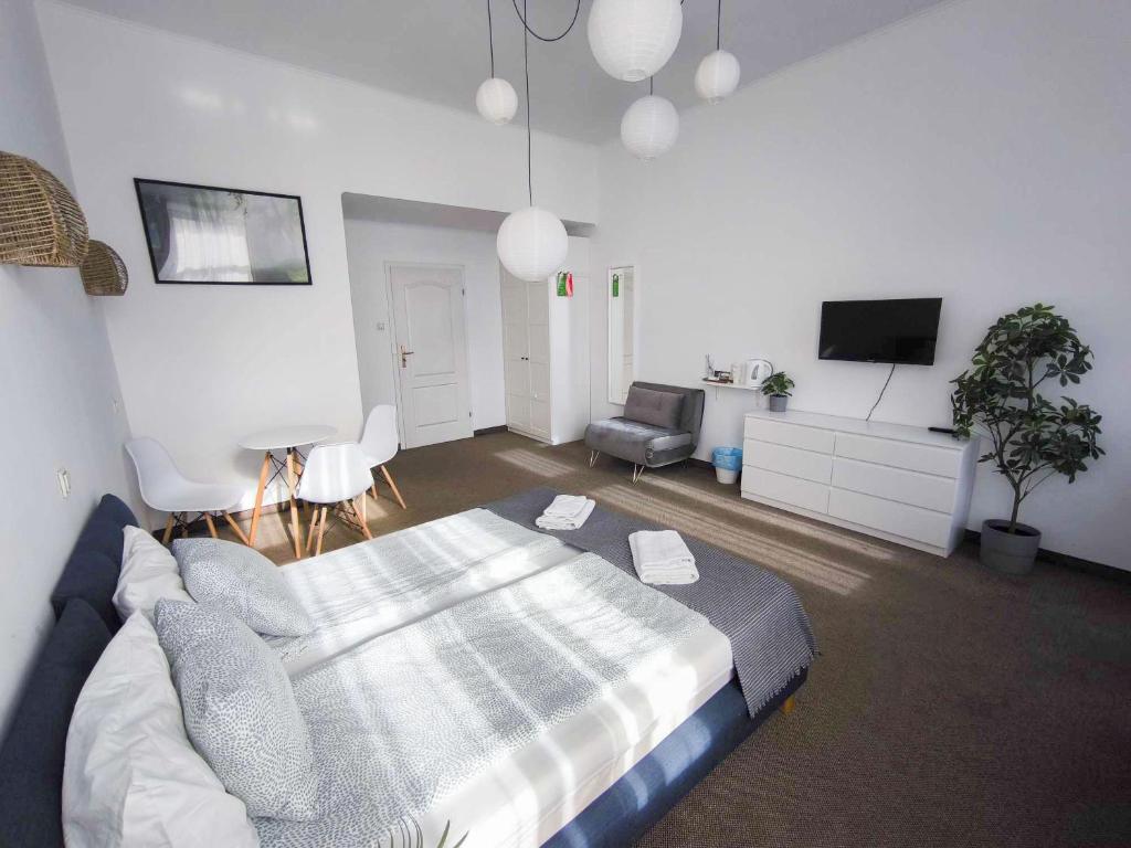 
Triple Room with Bathroom
