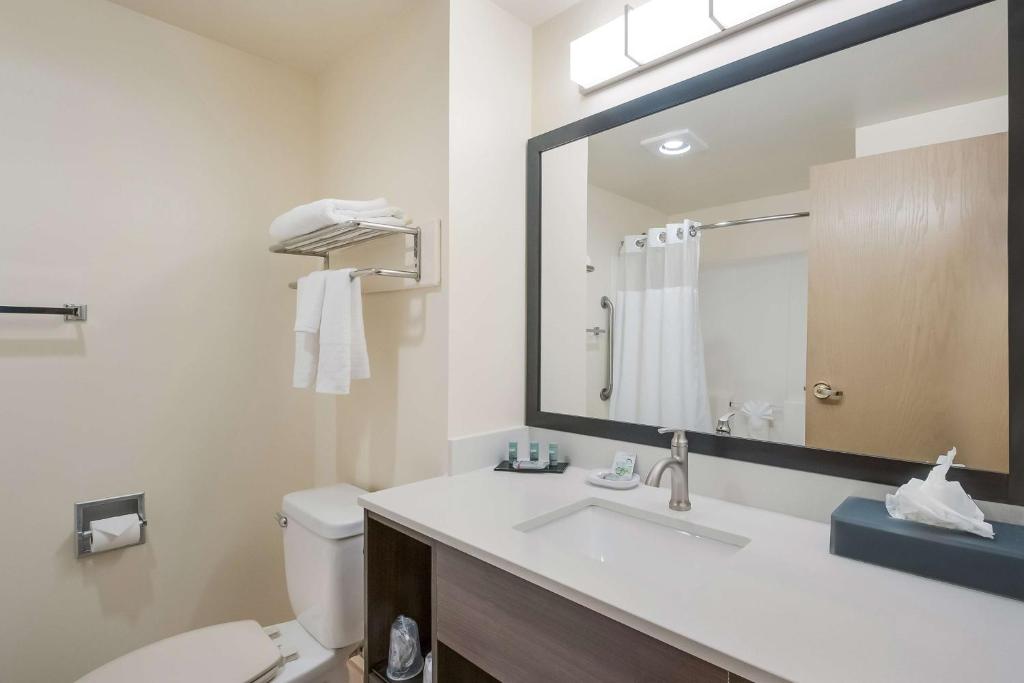 SureStay Plus Hotel by Best Western SeaTac Airport photo