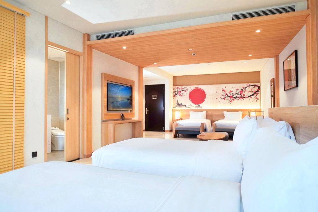 Special Offer - Premium Family Panoramic Ocean - Quad room, Onsen & Water Park Inclusive