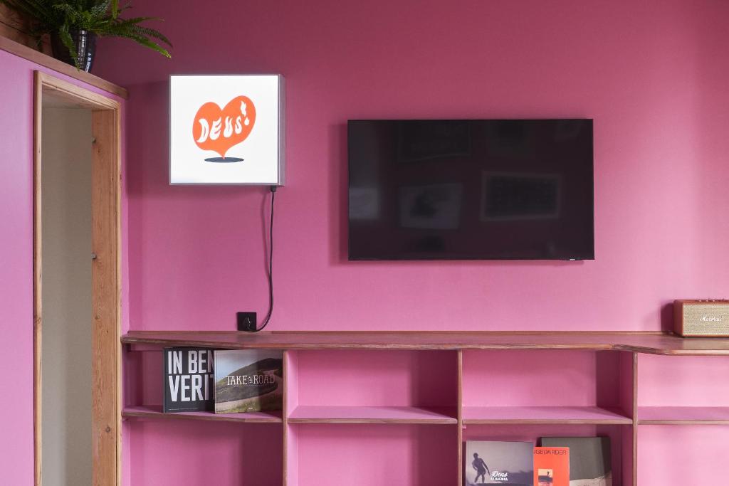 Deus Ex Machina Hotel - Resim 19