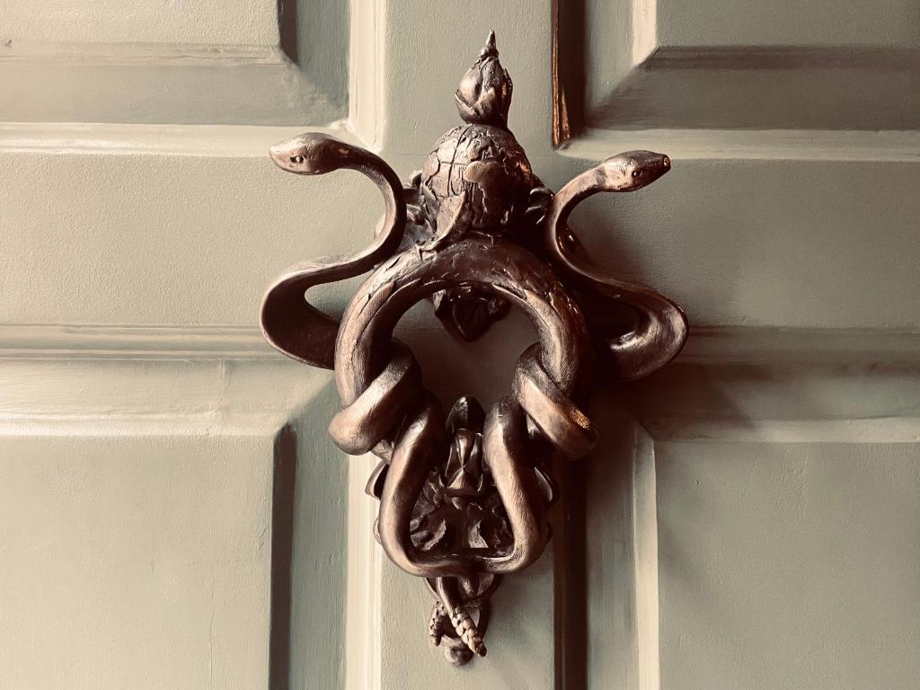 Chateau Denmark London - One-Bedroom Signature Apartment