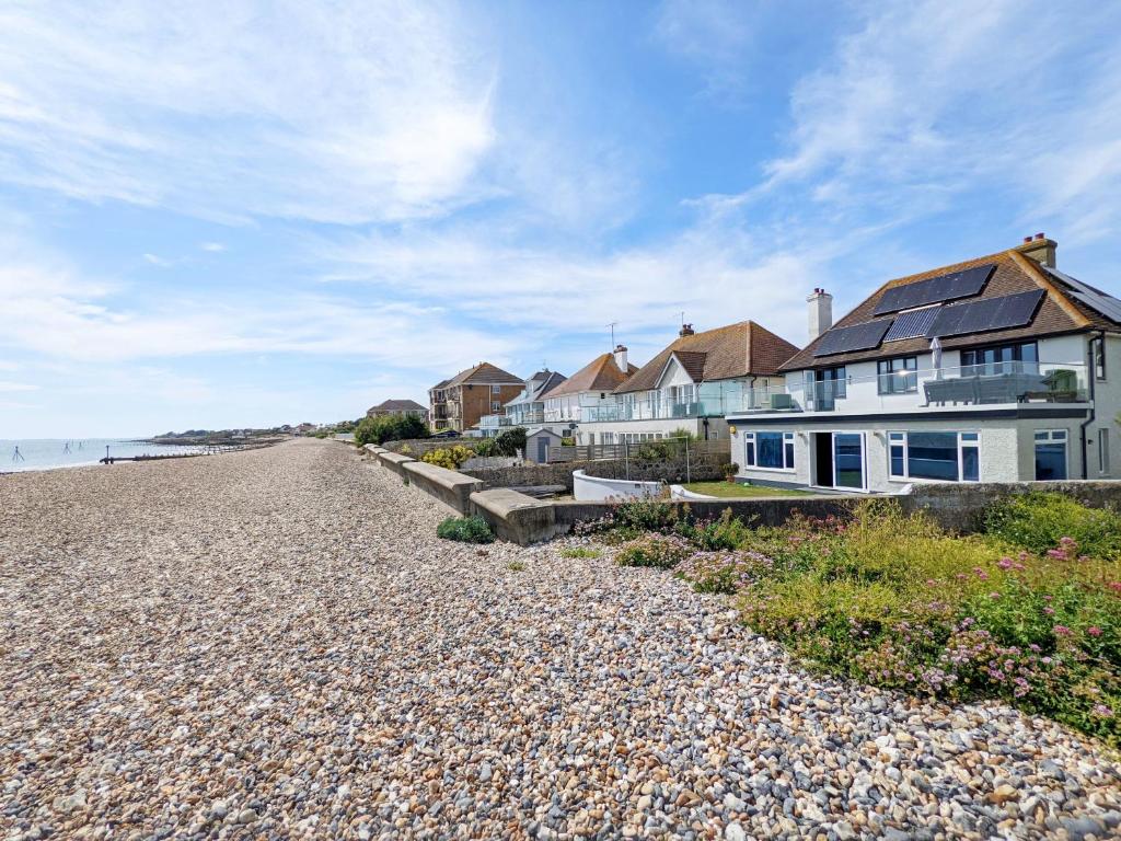 Beach View, MiddletononSea (updated prices 2024)