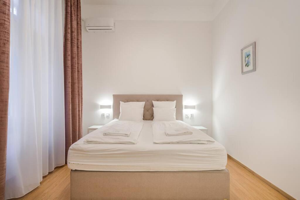 Klauzál Garden city studio K21 1072 Budapest, 16 Klauzál tér kép - 1