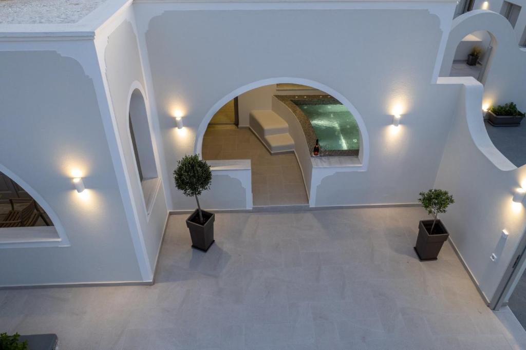 Fotografie z fotogalerie ubytování New Sea Serenity Villas Next to the Sea With Private Jacuzzi v destinaci Vlychada
