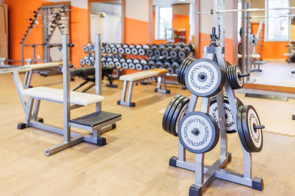 The fitness centre and/or fitness facilities at Hotel Mirna - Terme & Wellness Lifeclass