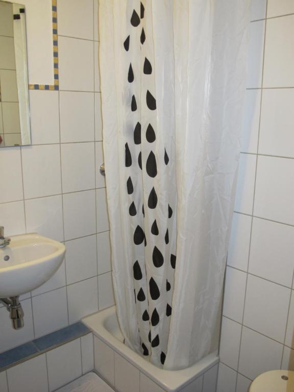 Gasthaus Adler - Double Room With Shared Bathroom