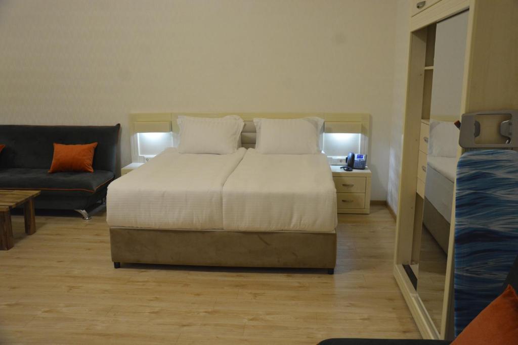 لابی و فضای عمومی Tovstonogovi Street Apartment - تصویر ۵