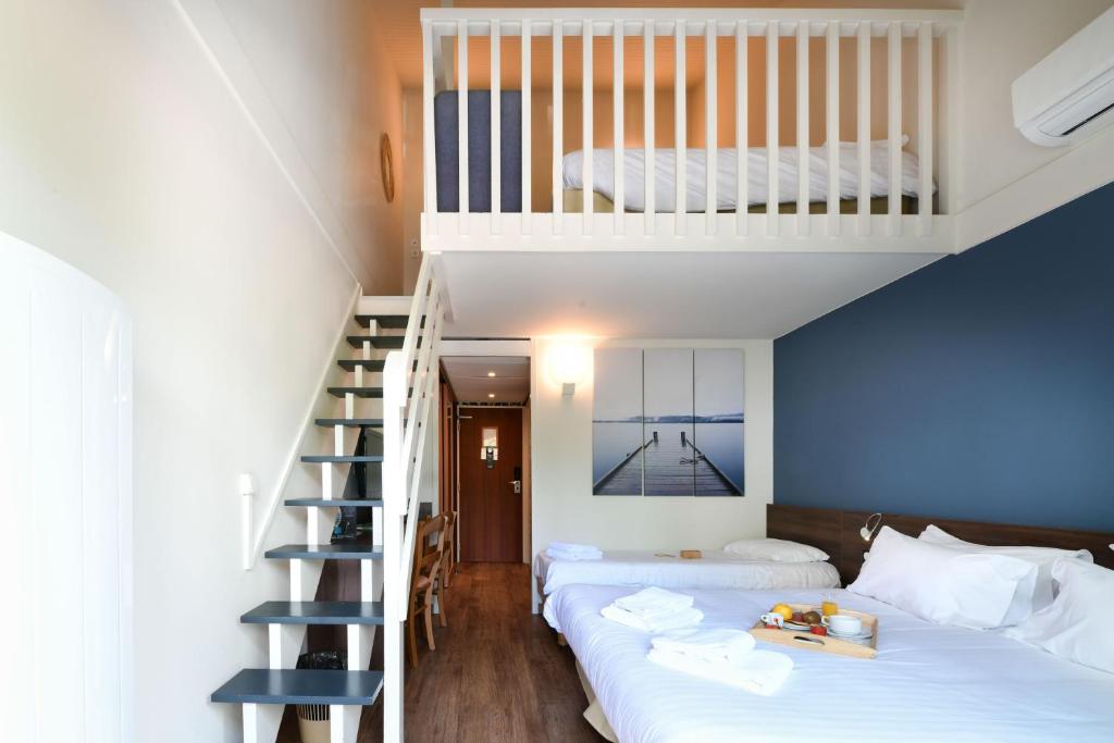 Hotel Logis Lacotel - 四倍房间