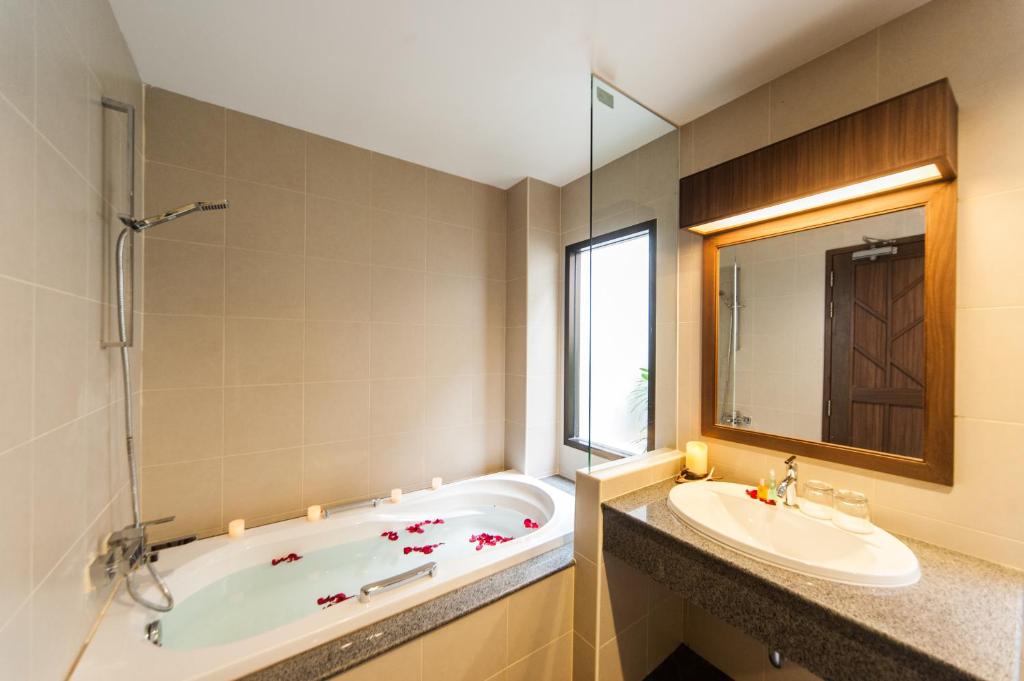 Ratana Hill Patong - Resim 39