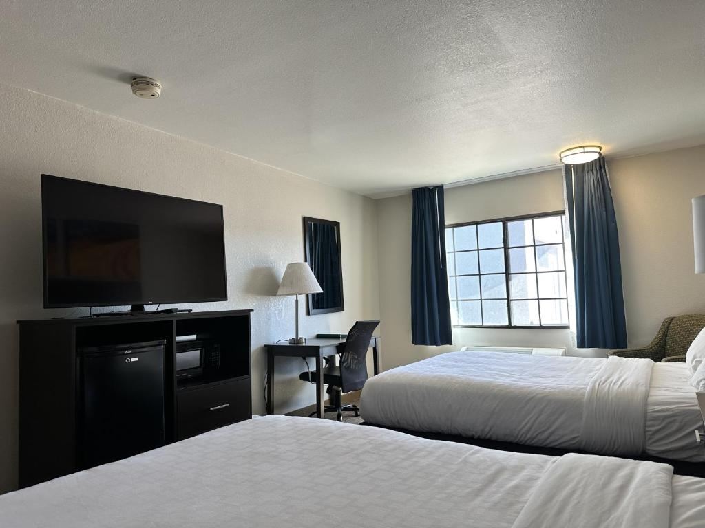 Clarion Pointe Winslow I-40 - Queen Room Met Twee Queensize Bedden - Niet -roken