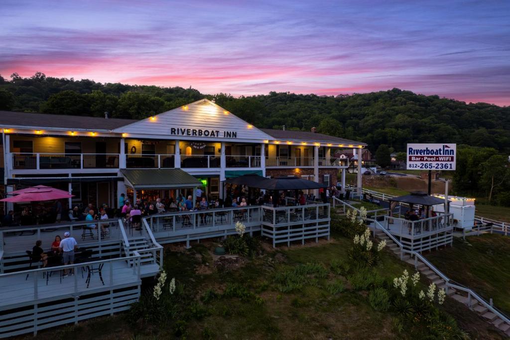 an aerial view of a restaurant at night at Riverboat Inn & Suites in Madison