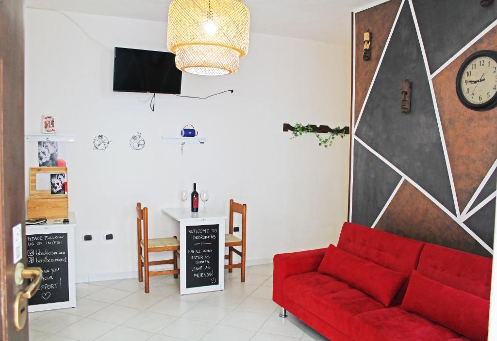 B&Brothers-Tzia Luisa - Housity