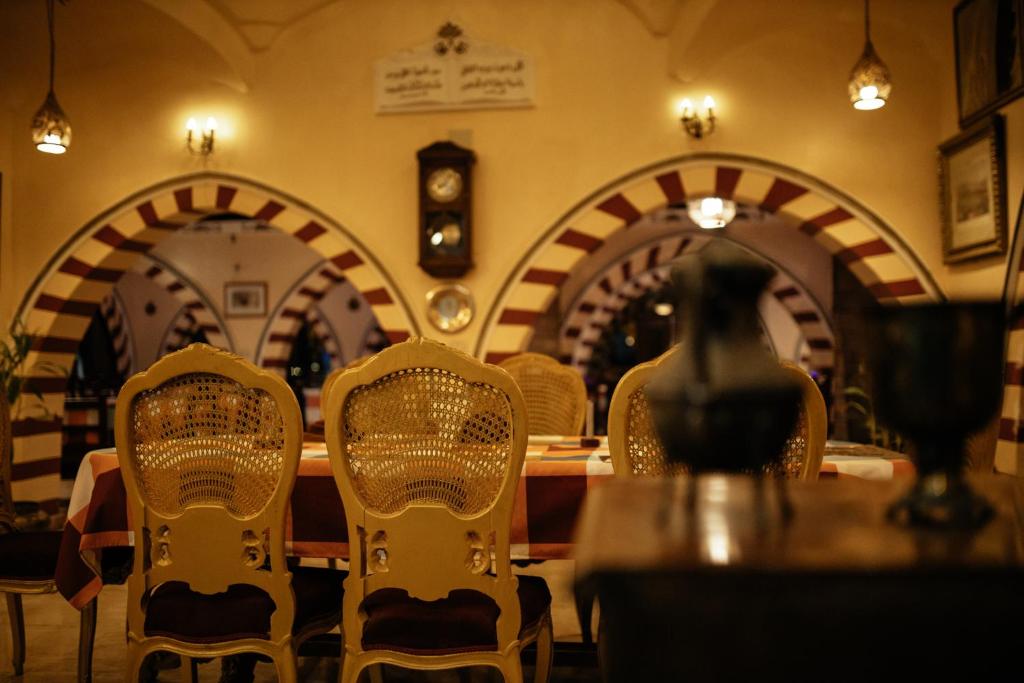 Tuya Hotel餐廳或用餐的地方