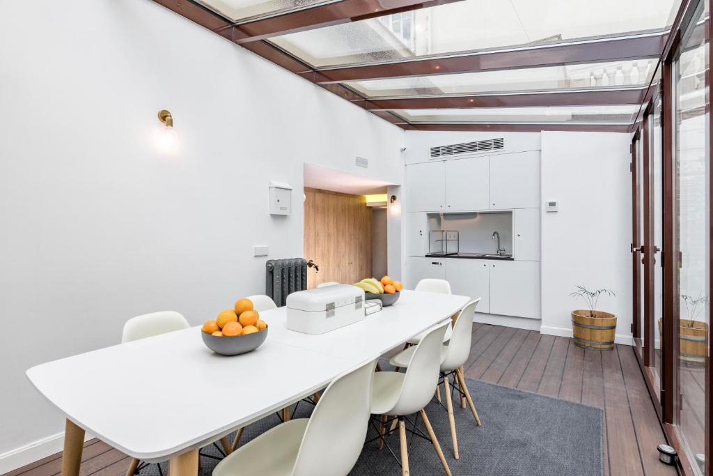 Kuchyň nebo kuchyňský kout v ubytování Home Suite Home Gran Via