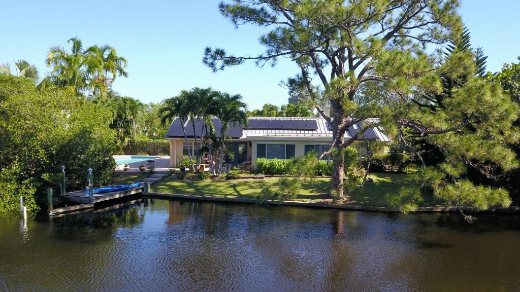 Jupiter Waterfront Cottage w/ Pool, Jupiter (updated prices 2024)