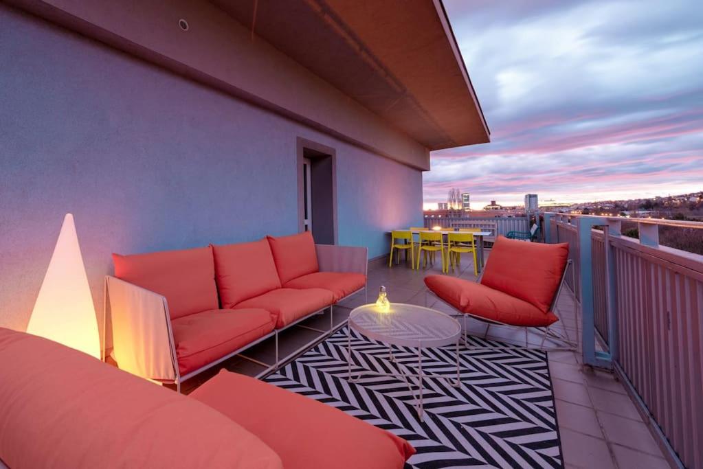 Kép Tranquil designer apartment with 40m2 terrace overlooking Castle of Bratislava szállásáról Pozsonyban a galériában