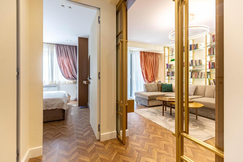 Tirana Center Fame House - Image 2
