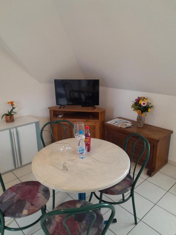 TV a/nebo společenská místnost v ubytování Béke Stúdió Apartman