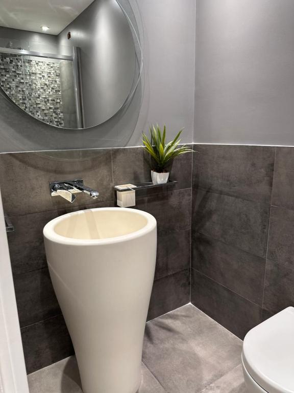 View Apartment - Image 6