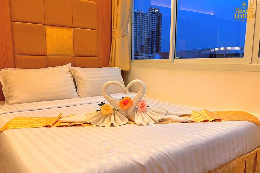 The Grand Lodge Pattaya - Resim 6