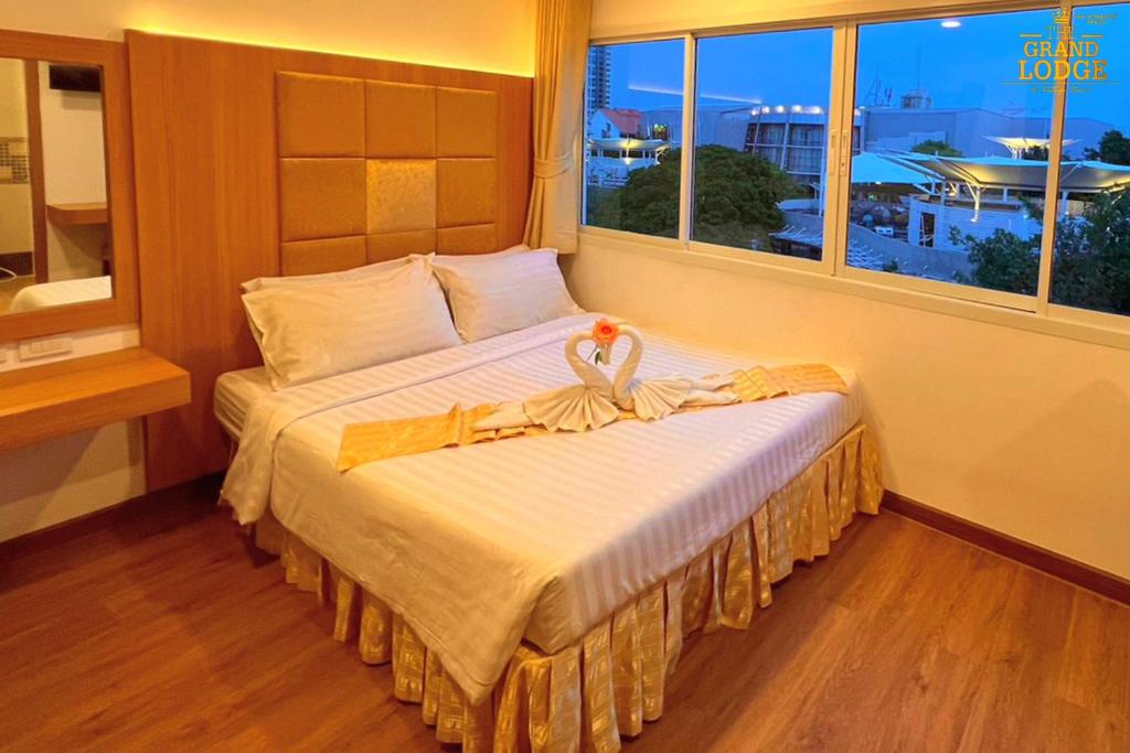 لابی و فضای عمومی The Grand Lodge Pattaya - تصویر ۵
