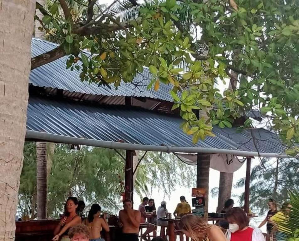 Kiki Coconut Beach Resort - 14