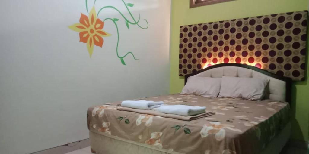 Azifa inn solo near RS JIH Solo - Quarto Duplo Superior