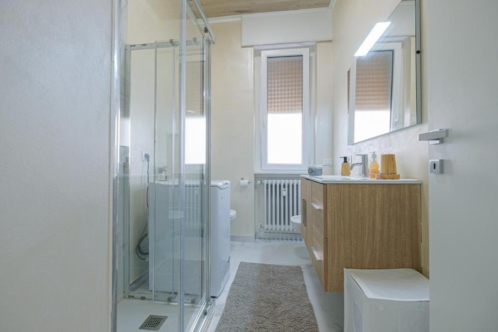 SBS Room Rental - Twin Room With Balcony