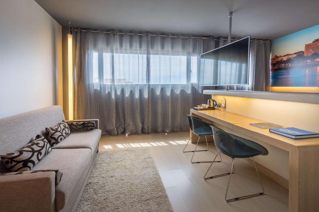 Posedenie v ubytovaní Barceló Malaga