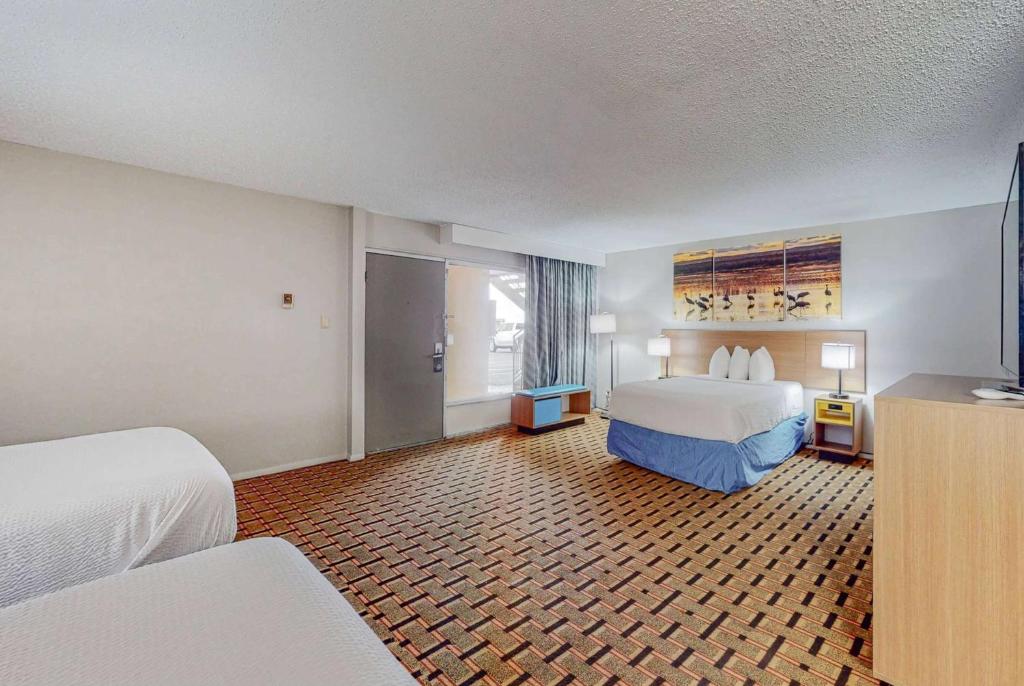 Days Inn by Wyndham Socorro photo