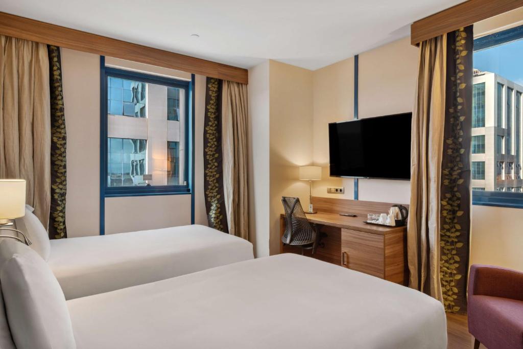 Hilton Garden Inn Sevilla - Resim 29