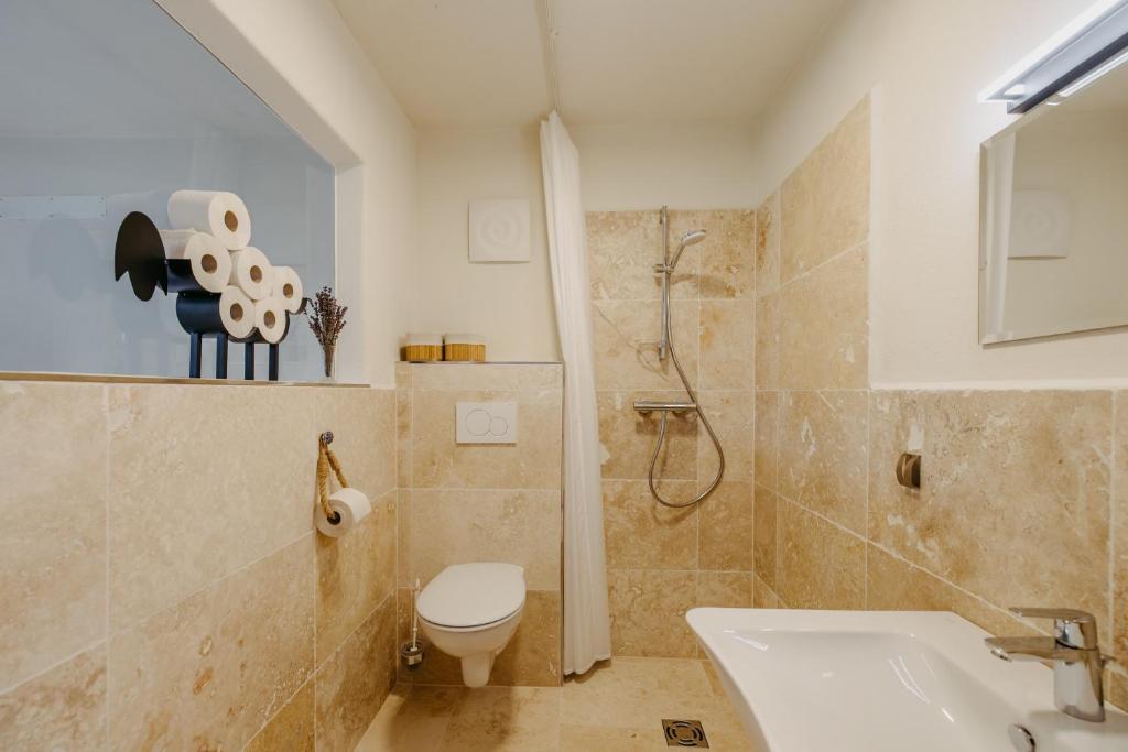 Koupelna v ubytování Käferberghof im Burgenland, Komfortzimmer mit Frühstück, Bed & Breakfast, Urlaub am Bauernhof