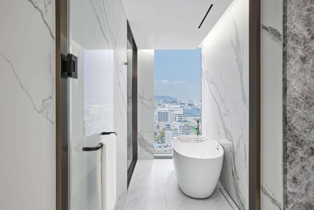 Koupelna v ubytování Wyndham Grand Busan