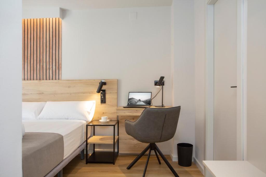 Aila II Hotel Boutique by SingularStays - Digital Access - Double Room With Balcony