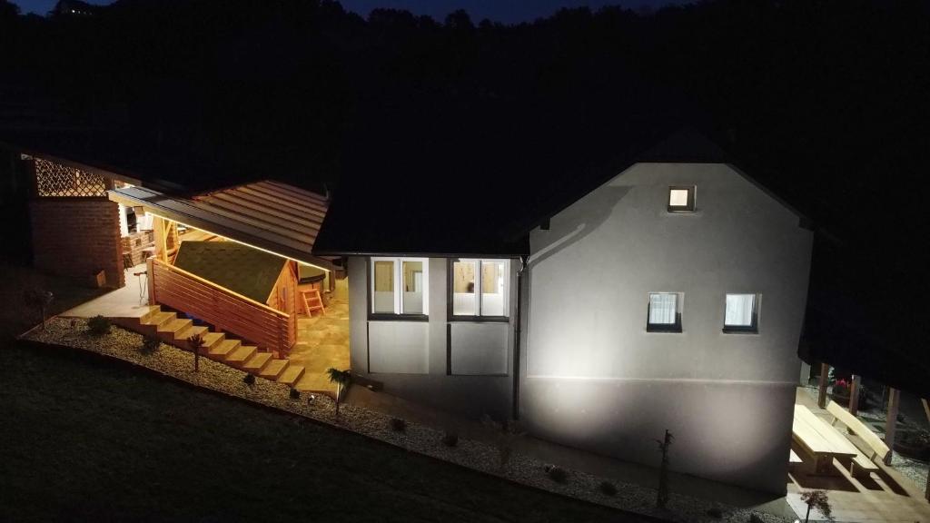 Budova, kde se prázdninový dům nachází