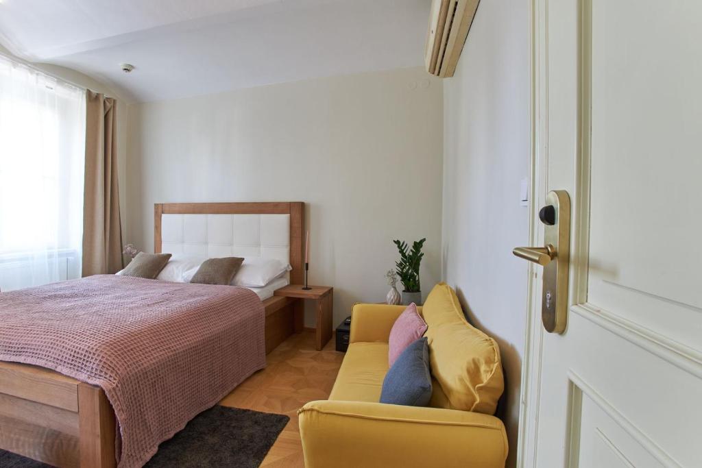 River View Residence by Charles Bridge - Resim 38