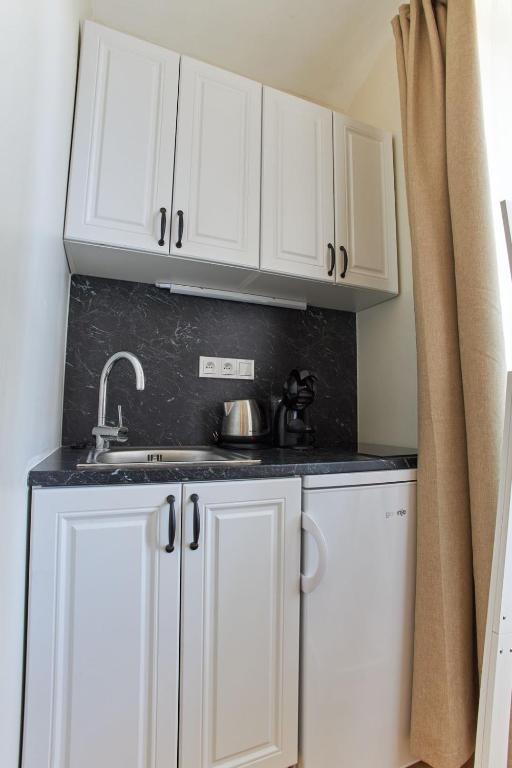 River View Residence by Charles Bridge - Resim 17