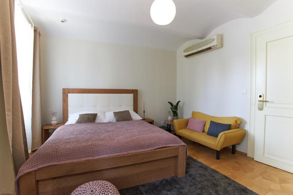 River View Residence by Charles Bridge - Resim 5