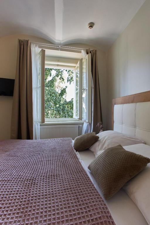 River View Residence by Charles Bridge - Resim 14