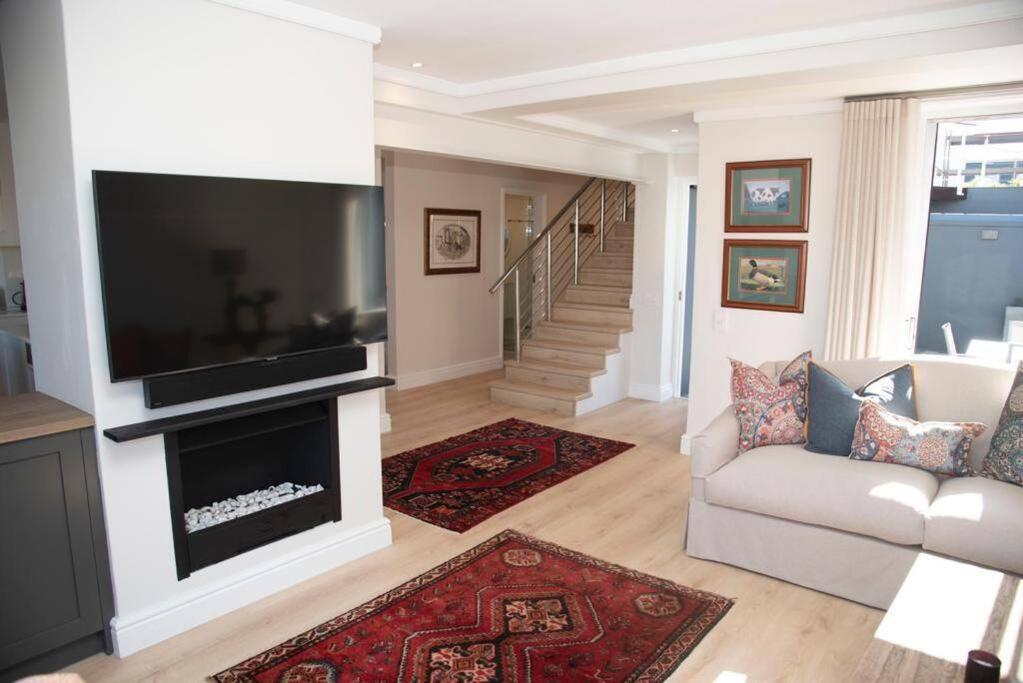 Waterfront- C25 Knysna Quays with pool - Image 15