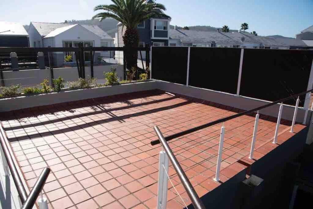 Waterfront- C25 Knysna Quays with pool - Image 31