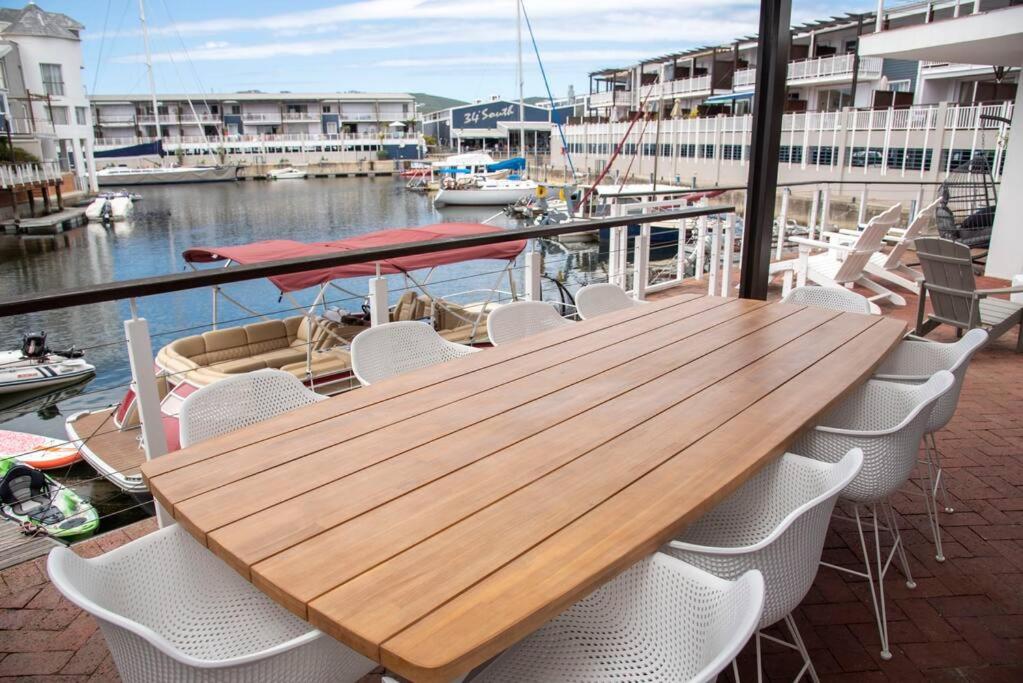 WATERFRONT -NEW LISTING LUXURY 4 BED ON THE WATER - Image 28