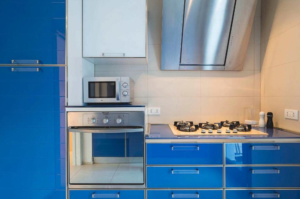 A kitchen or kitchenette at Nettuno