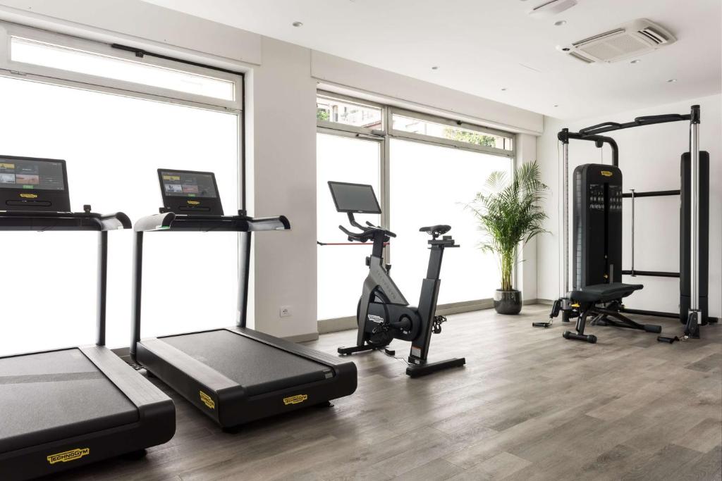 Fitness centrum a/nebo fitness zařízení v ubytování Tapestry by Hilton Ambasciatori Hotel
