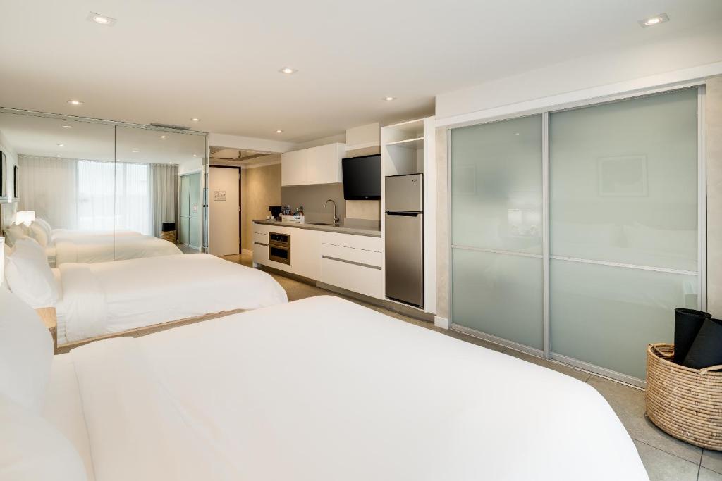 Boulan South Beach - Double Studio With Terrace