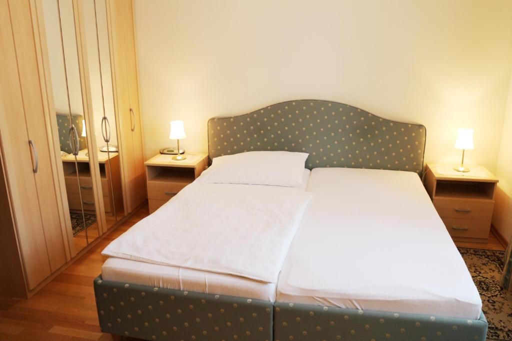 Postel nebo postele na pokoji v ubytování Haus zu den Zwei Eichen