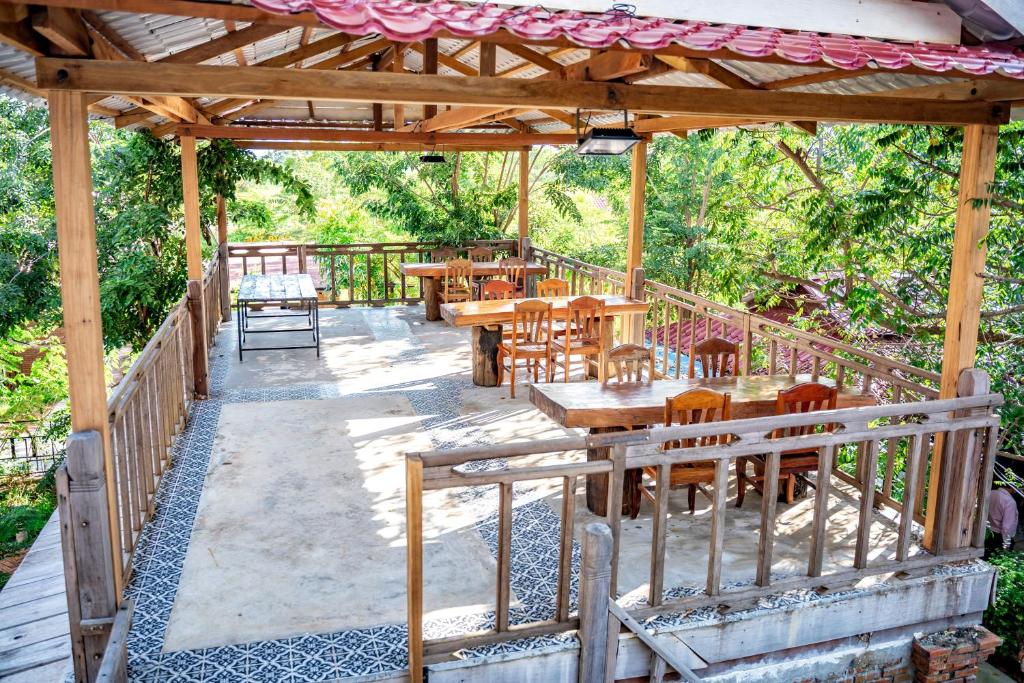 Balkón nebo terasa v ubytování Bat Rice Resort