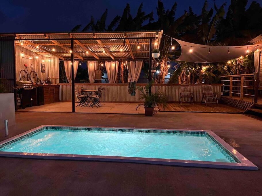 Bazén v ubytování El Camper RV with pool. nebo v jeho okolí